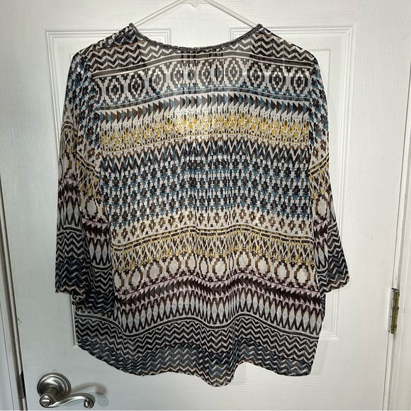 Ariat Women's Sheer V-Neck Aztec Print 3/4 Sleeve Tunic Blouse Size Medium - Picture 8 of 10